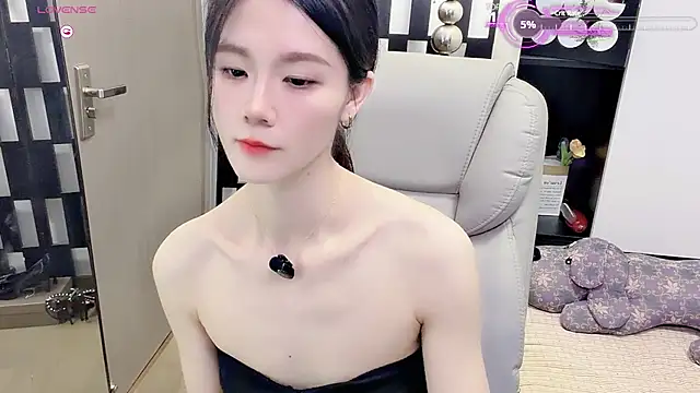 Yueyue-MM online show from June 2026 12:44:01 PM