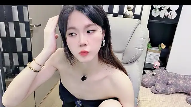 Yueyue-MM online show from July 2026 02:31:01 PM