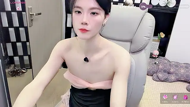 Yueyue-MM online show from July 2026 01:39:02 PM