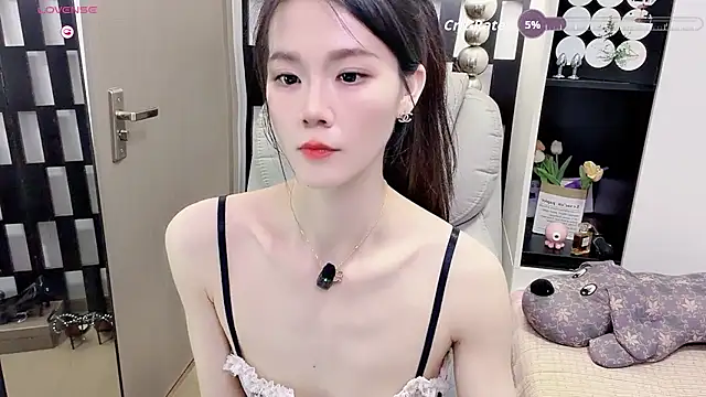 Yueyue-MM online show from August 2026 01:24:02 PM