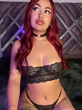 Laila Pink online show from December 2025 10:49:02 PM