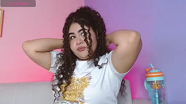 Snapshot of lourdes_moon22 chatting on October 2025 01:01:01 PM lourdes moon22 online show from October 2025 01:01:01 PM