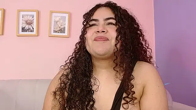 Snapshot of lourdes_moon22 chatting on October 2025 01:22:02 PM lourdes moon22 online show from October 2025 01:22:02 PM