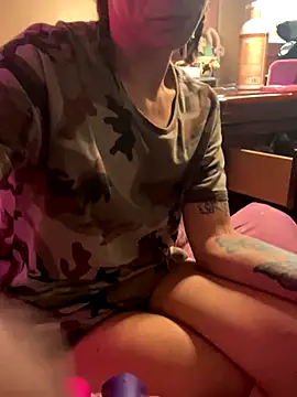 Snapshot of d3luluxx chatting on November 2025 06:43:02 PM d3luluxx online show from November 2025 06:43:02 PM