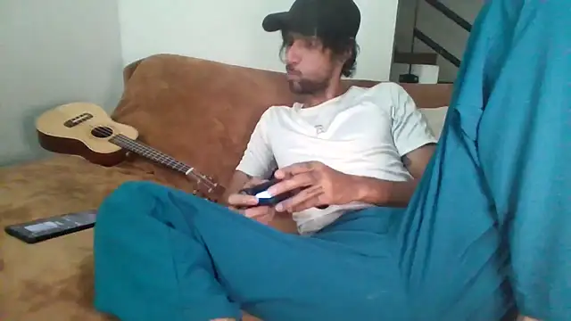 Snapshot of Alejandro92_cali chatting on June 2026 10:47:02 PM Alejandro92 cali online show from June 2026 10:47:02 PM