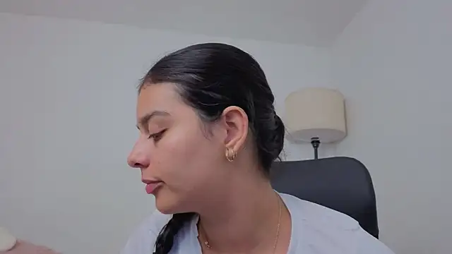 valerihouse online show from October 2025 11:55:01 PM