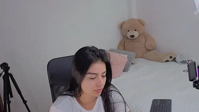 valerihouse online show from January 2026 12:59:01 AM