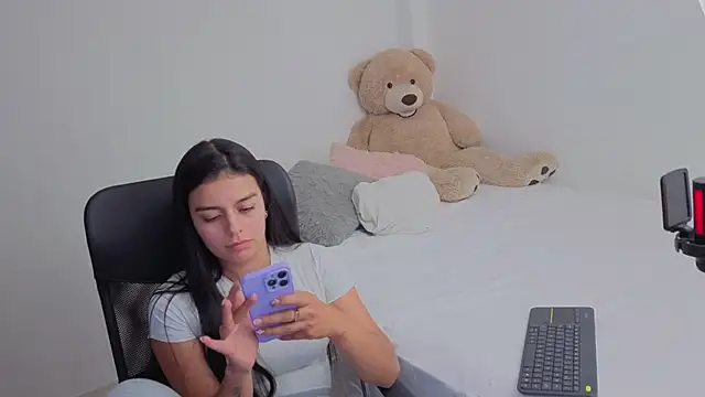 Snapshot of valerihouse chatting on February 2026 01:22:02 AM valerihouse online show from February 2026 01:22:02 AM