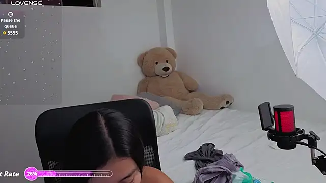 Snapshot of valerihouse chatting on February 2026 01:24:01 AM valerihouse online show from February 2026 01:24:01 AM