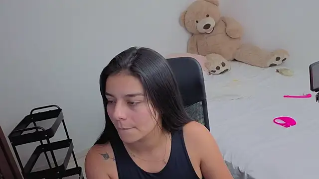 Snapshot of valerihouse chatting on February 2026 12:51:02 AM valerihouse online show from February 2026 12:51:02 AM