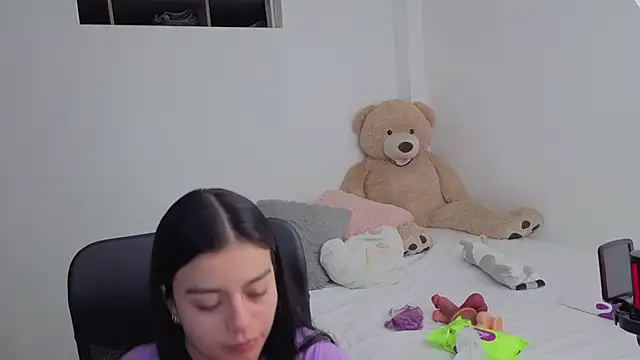 Snapshot of valerihouse chatting on February 2026 01:03:02 AM valerihouse online show from February 2026 01:03:02 AM