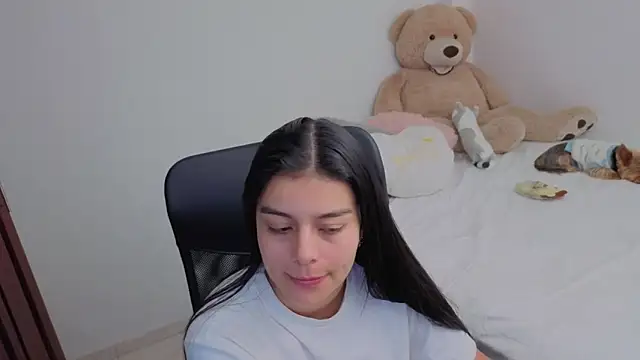 Snapshot of valerihouse chatting on February 2026 01:28:01 AM valerihouse online show from February 2026 01:28:01 AM