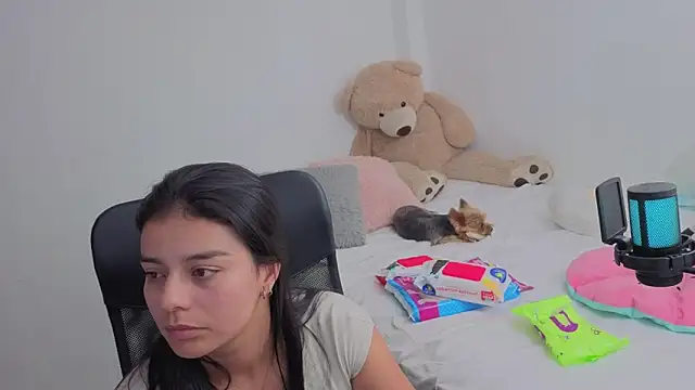 Snapshot of valerihouse chatting on March 2026 12:47:01 AM valerihouse online show from March 2026 12:47:01 AM