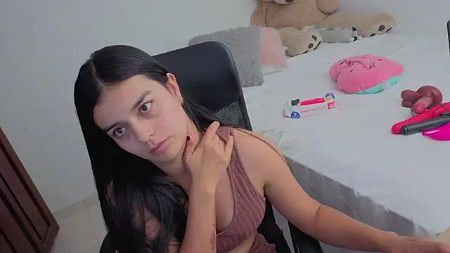 Snapshot of valerihouse chatting on March 2026 01:07:02 AM valerihouse online show from March 2026 01:07:02 AM