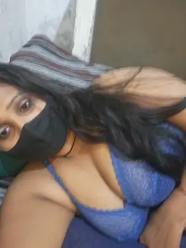 Minu love online show from March 2026 06:35:01 PM