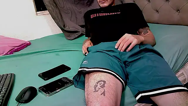 g0lden boss online show from October 2025 03:06:02 AM