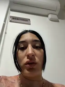 Scarlett 12 online show from October 2025 12:00:02 PM