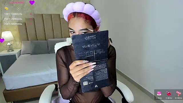 Scarlett 12 online show from April 2026 10:49:02 AM