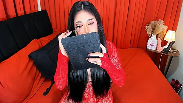 Snapshot of PereyLierge chatting on July 2026 08:15:02 PM PereyLierge online show from July 2026 08:15:02 PM