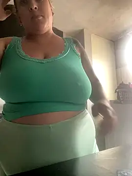 bruna438 online show from October 2025 10:44:02 AM