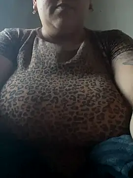 bruna438 online show from November 2025 10:02:01 PM