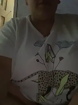 bruna438 online show from May 2026 01:16:01 PM