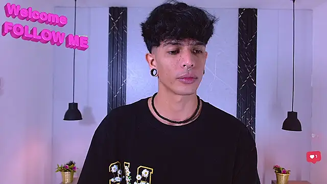 Franvill Trato online show from October 2025 07:15:01 PM