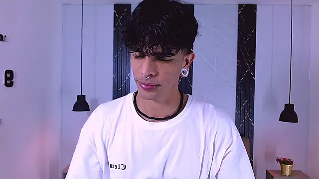 Franvill Trato online show from October 2025 06:43:01 PM