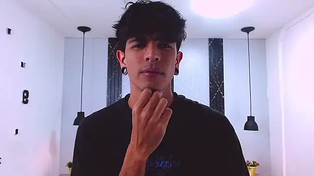 Franvill Trato online show from October 2025 07:05:02 PM