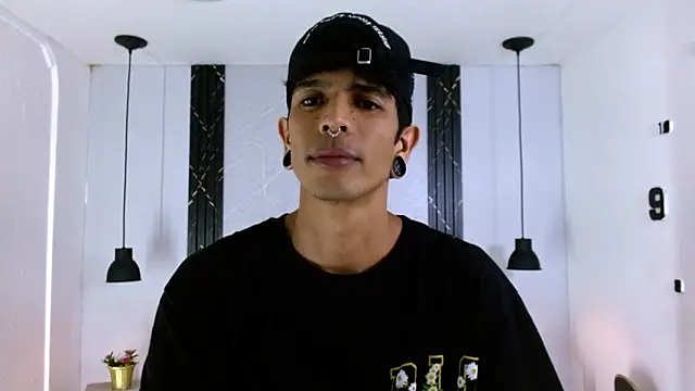 Franvill Trato online show from February 2026 07:23:01 PM