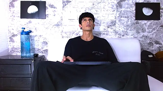 Franvill Trato online show from February 2026 07:14:02 PM