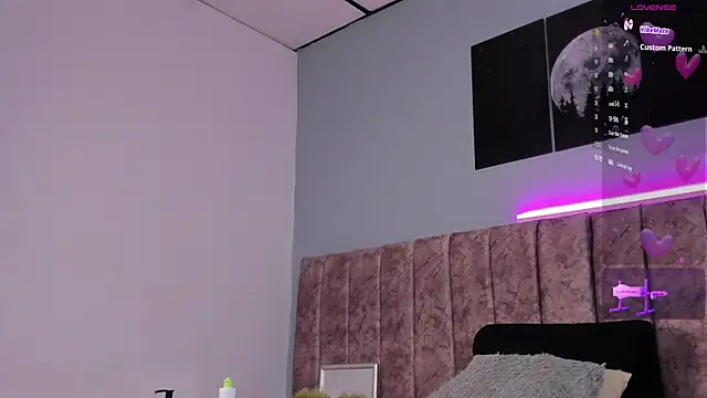 Niicolle Evanss online show from November 2025 12:33:02 PM