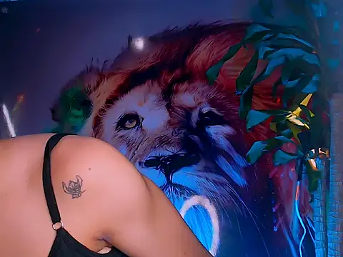 Snapshot of Cristal_Gem1 chatting on October 2025 04:38:01 AM Cristal Gem1 online show from October 2025 04:38:01 AM