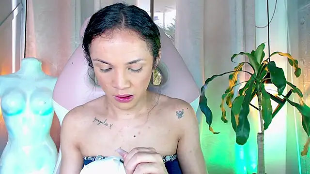 Cristal Gem1 online show from April 2026 11:34:01 AM