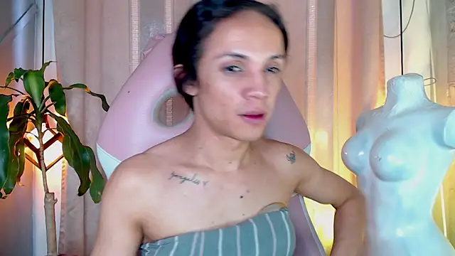 Cristal Gem1 online show from April 2026 05:32:02 PM
