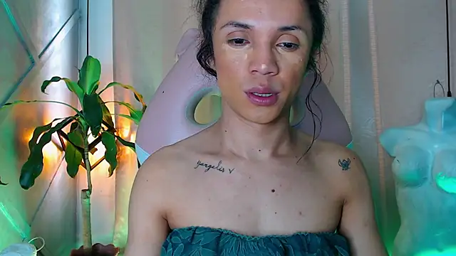 Cristal Gem1 online show from May 2026 11:48:02 AM