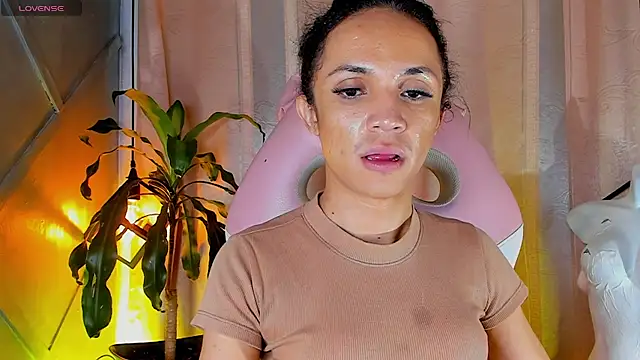 Cristal Gem1 online show from June 2026 12:15:01 PM