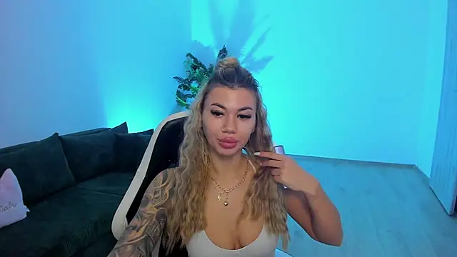 xPuka online show from April 2026 04:59:01 PM