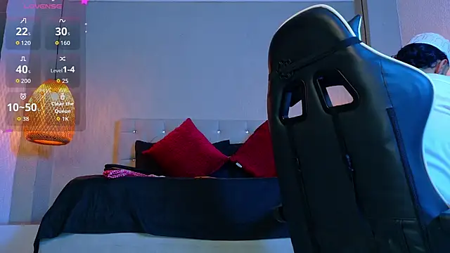 Thaiel Fosteer online show from November 2025 07:02:02 AM