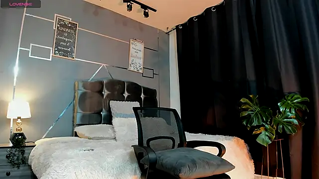 oliver mr  online show from December 2025 08:28:02 PM