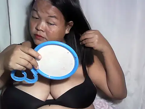 Snapshot of SweetEsterPinay33 chatting on February 2026 01:05:02 PM SweetEsterPinay33 online show from February 2026 01:05:02 PM