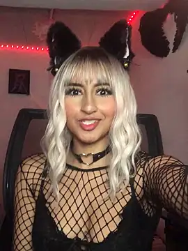 Samara SaenzV online show from November 2025 04:34:01 AM