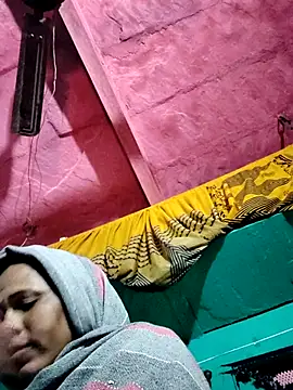 Pooja750 online show from November 2025 11:58:01 PM