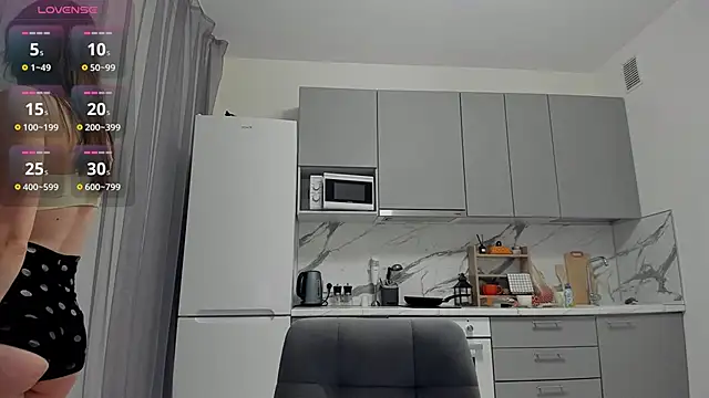 Miriamleroy  online show from November 2025 09:15:01 PM