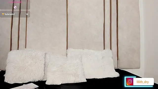 Lilith dry online show from September 2025 12:49:02 PM