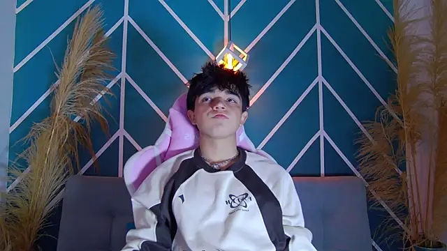 Snapshot of LucaDelart chatting on October 2025 12:25:01 PM LucaDelart online show from October 2025 12:25:01 PM