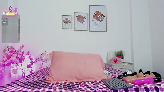 Snapshot of hellzel_moon chatting on October 2025 07:34:01 PM hellzel moon online show from October 2025 07:34:01 PM