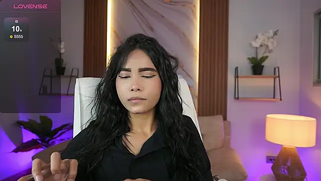 GiaNovak online show from December 2025 07:07:01 PM