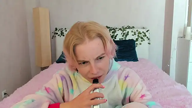 Snapshot of Pink_Lila18 chatting on September 2025 08:14:01 AM Pink Lila18 online show from September 2025 08:14:01 AM