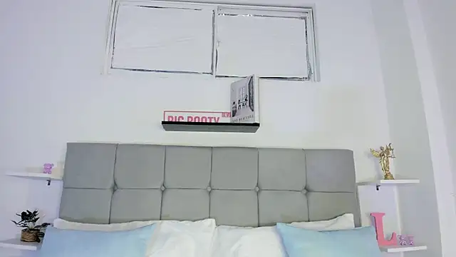 Snapshot of Sarahlopezz chatting on October 2025 04:31:02 AM Sarahlopezz online show from October 2025 04:31:02 AM